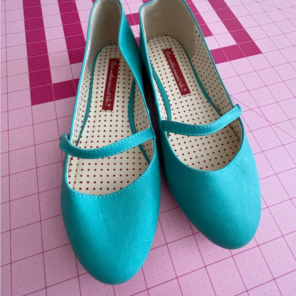 NEW - BAIT Footwear Turquoise Secret Flat 7.5M